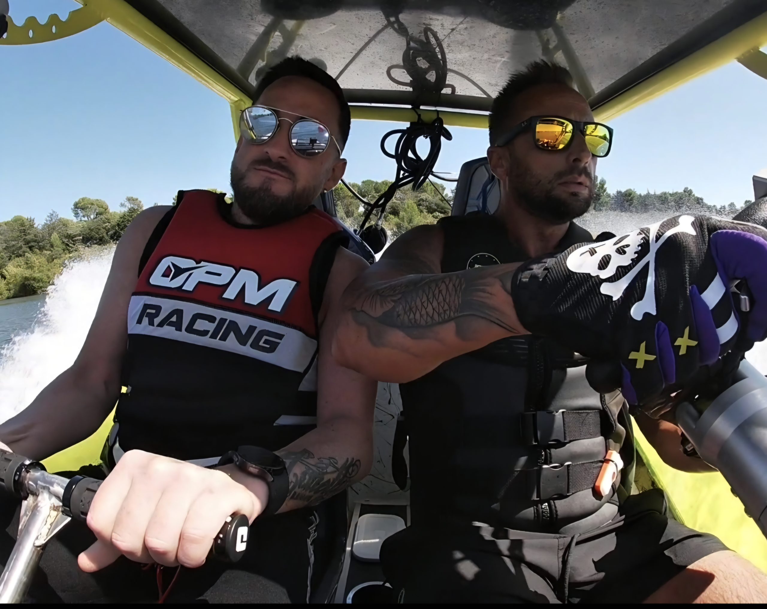 Jet Boat avec pilotes